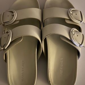 Marc Fisher size 8 cream sliders